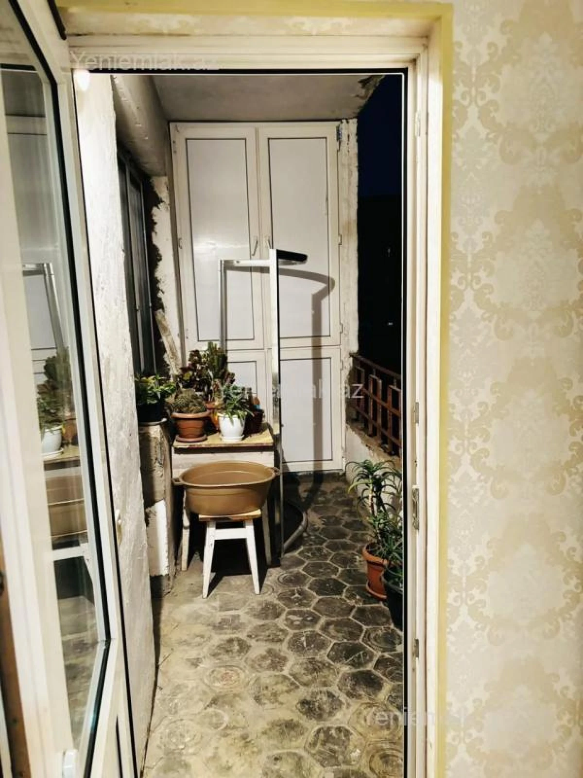 Satılır 4 otaqlı köhnə tikili 100 m²