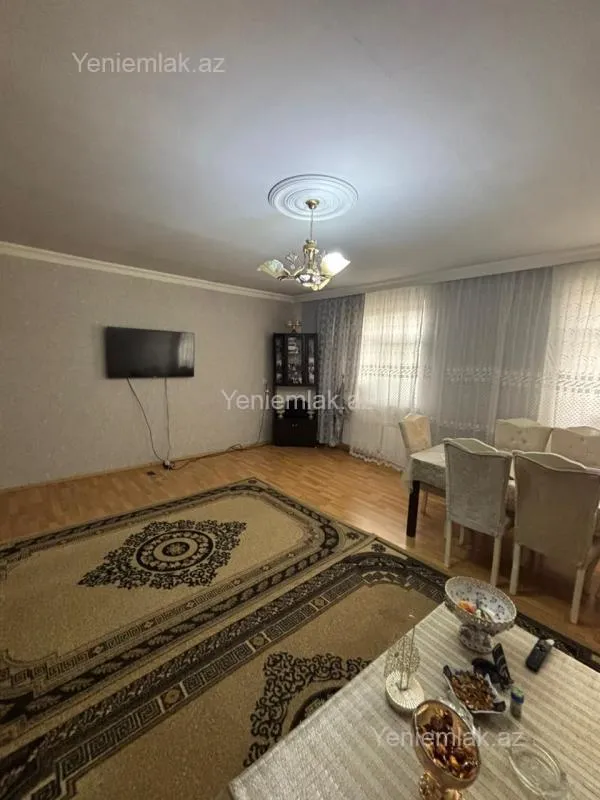Satılır 3 otaqlı köhnə tikili 70 m²
