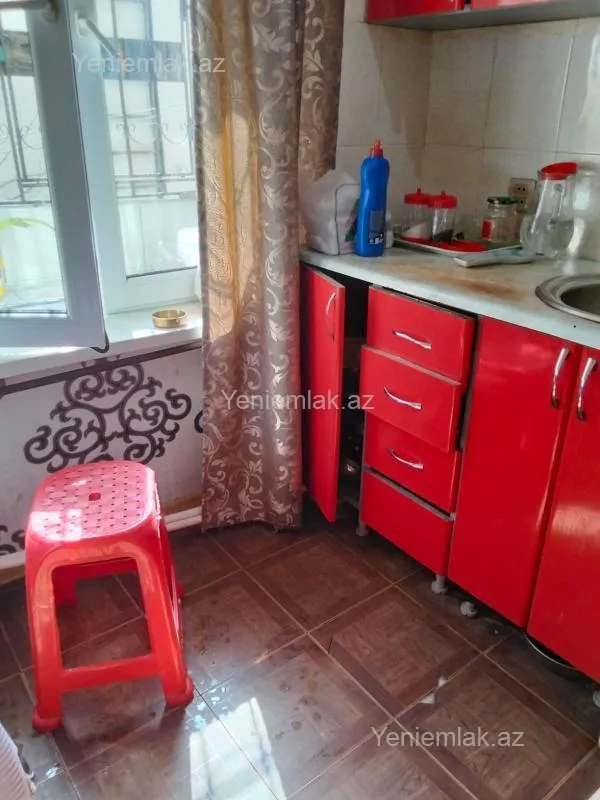 Satılır 2 otaqlı köhnə tikili 50 m²