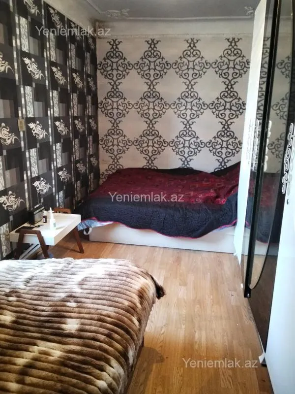 Satılır 2 otaqlı köhnə tikili 50 m²