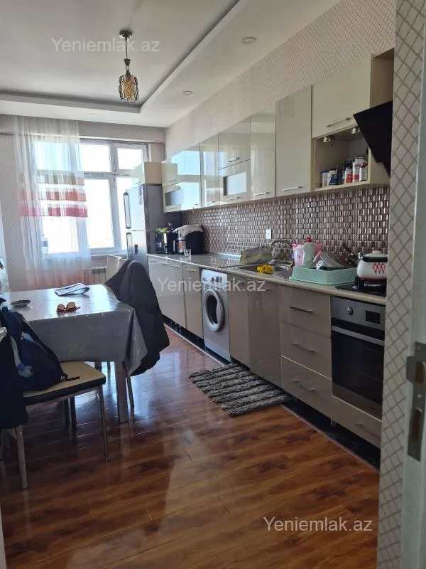 Satılır 3 otaqlı yeni tikili 105 m²