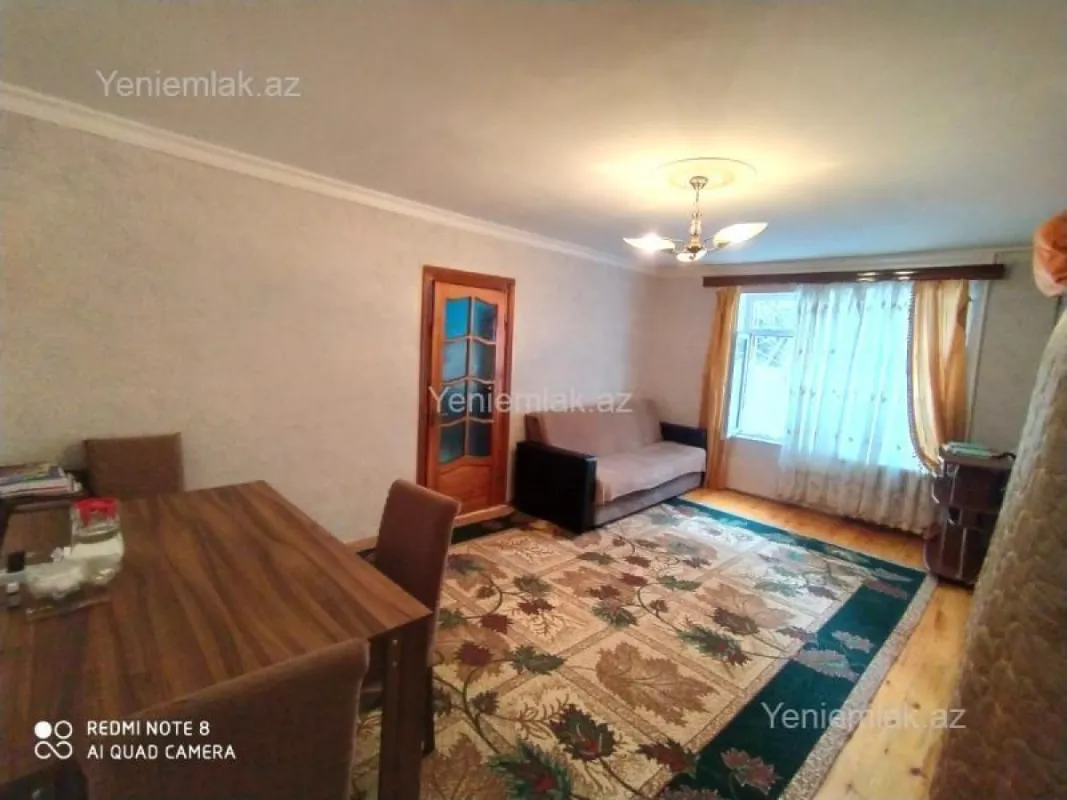 Satılır 2 otaqlı köhnə tikili 65 m²