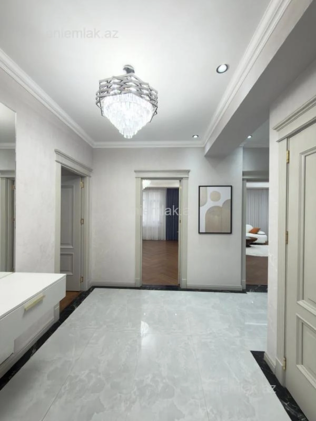 Satılır 3 otaqlı yeni tikili 140 m²