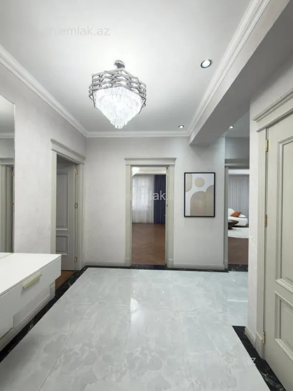 Satılır 3 otaqlı yeni tikili 140 m²