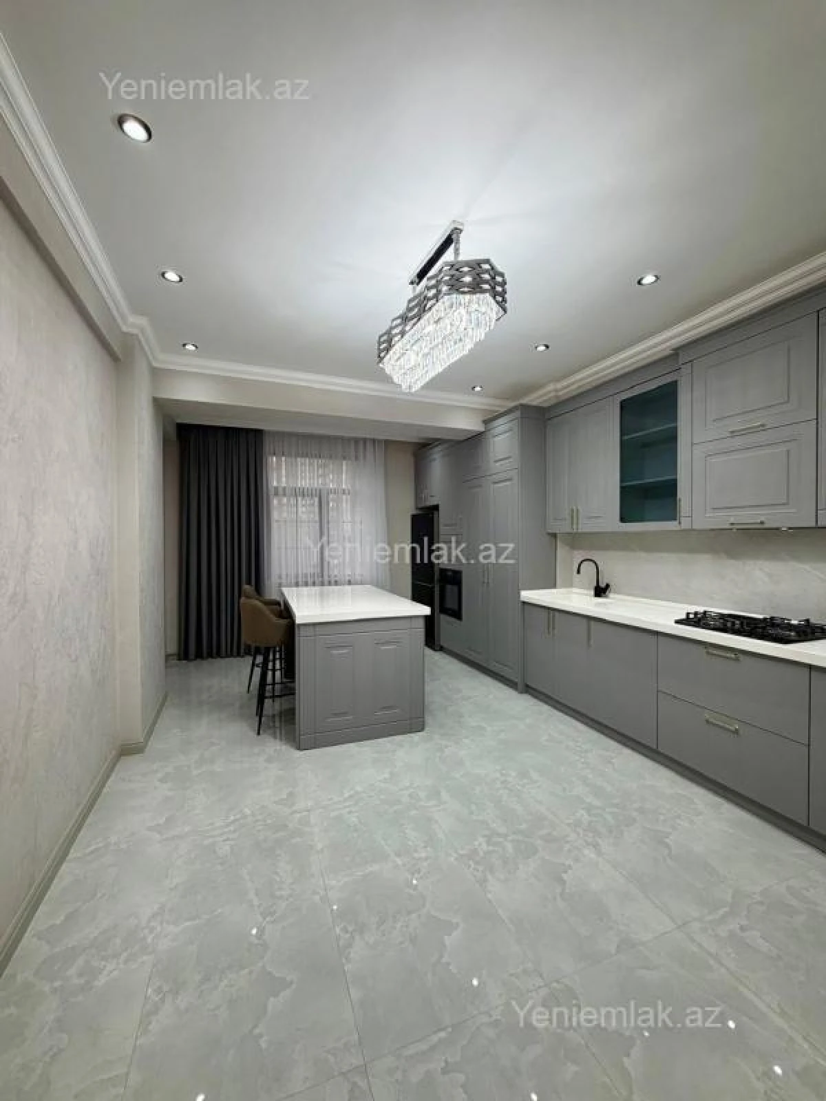 Satılır 3 otaqlı yeni tikili 140 m²