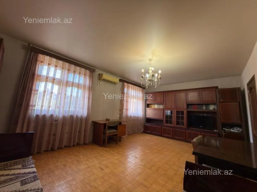 Satılır 5 otaqlı köhnə tikili 110 m²