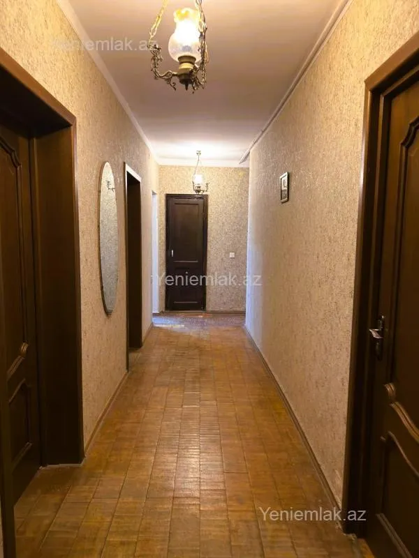 Satılır 5 otaqlı köhnə tikili 110 m²