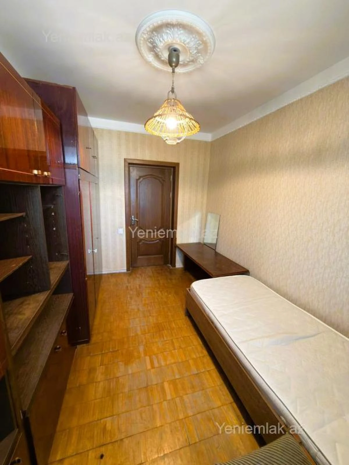 Satılır 5 otaqlı köhnə tikili 110 m²