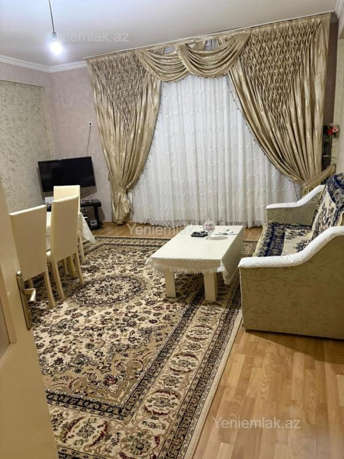 Satılır 3 otaqlı yeni tikili 130 m²