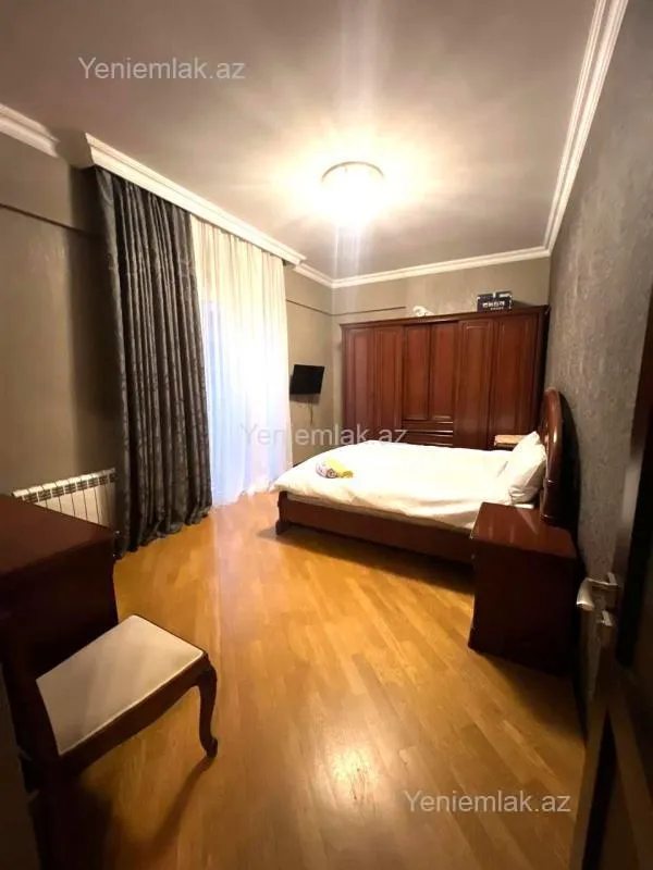 Satılır 3 otaqlı yeni tikili 100 m²