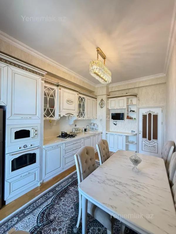 Satılır 3 otaqlı yeni tikili 120 m²