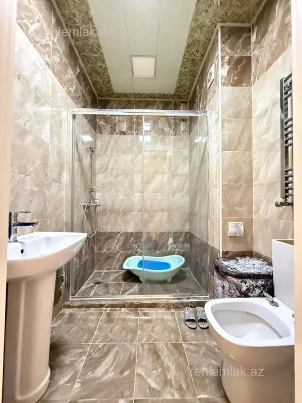 Satılır 3 otaqlı yeni tikili 120 m²