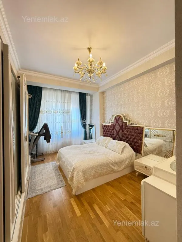 Satılır 3 otaqlı yeni tikili 120 m²