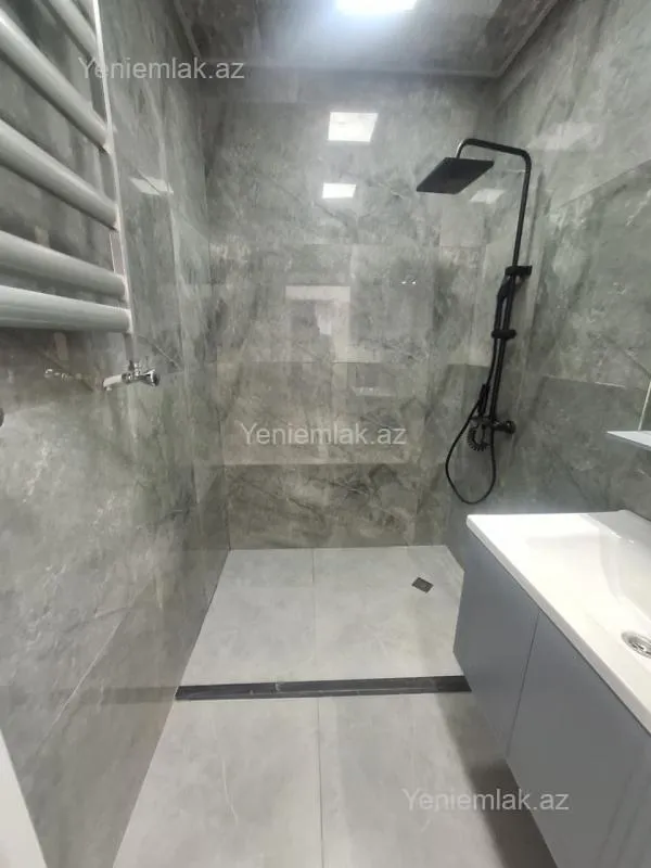 Satılır 3 otaqlı köhnə tikili 75 m²