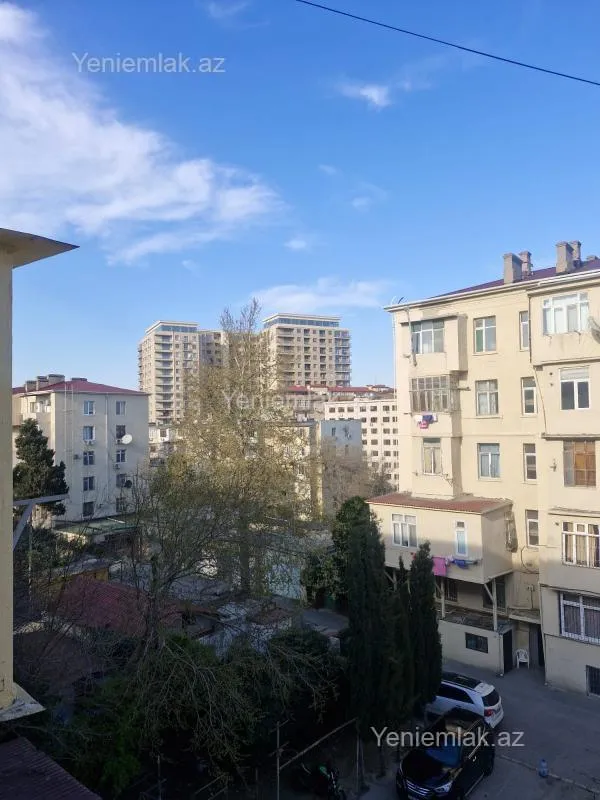 Satılır 3 otaqlı köhnə tikili 88 m²
