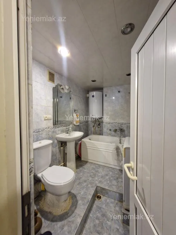 Satılır 3 otaqlı köhnə tikili 88 m²