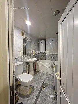 Satılır 3 otaqlı köhnə tikili 88 m²