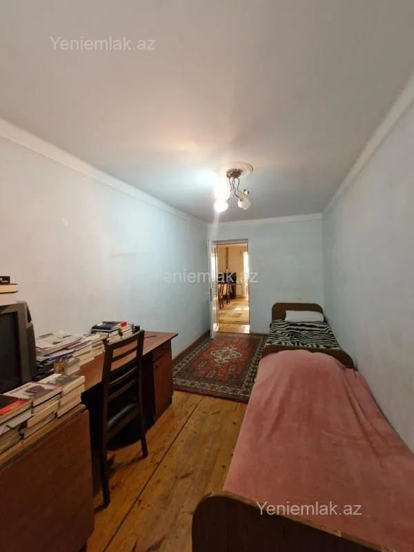 Satılır 3 otaqlı köhnə tikili 88 m²