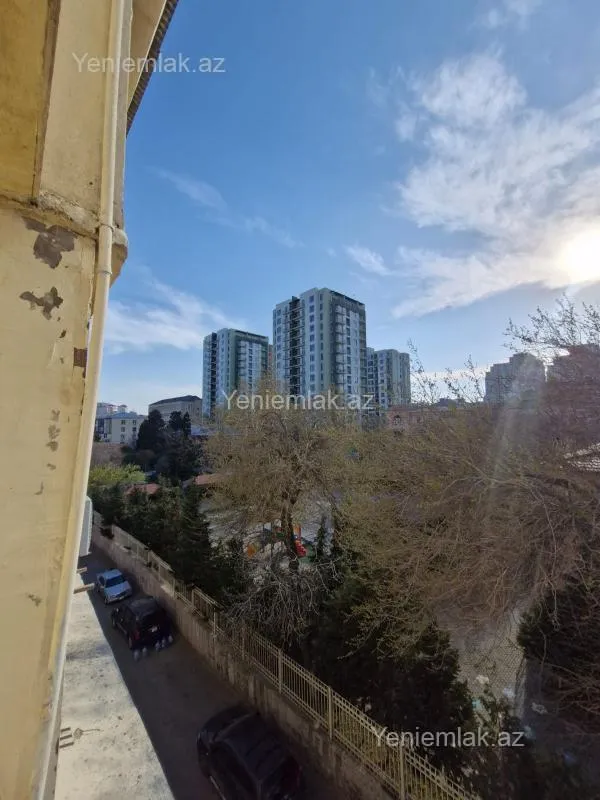 Satılır 3 otaqlı köhnə tikili 88 m²