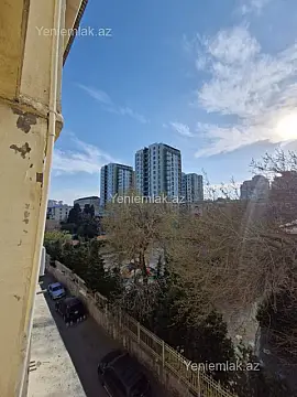 Satılır 3 otaqlı köhnə tikili 88 m²