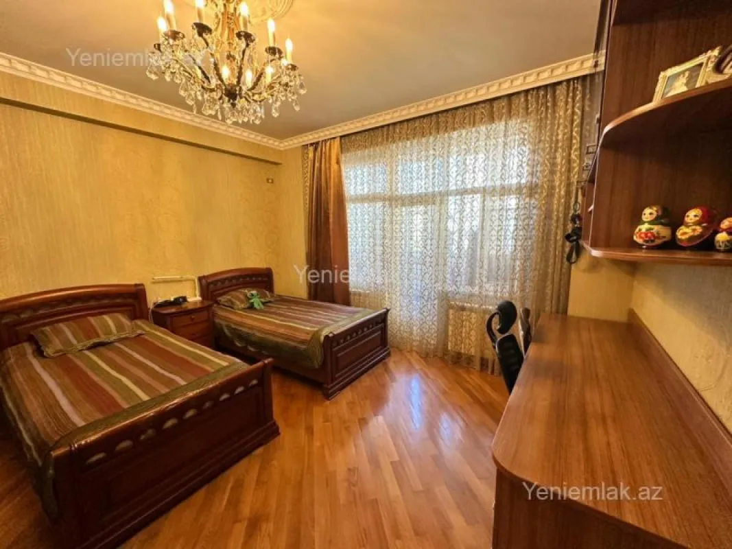 Satılır 3 otaqlı yeni tikili 128 m²