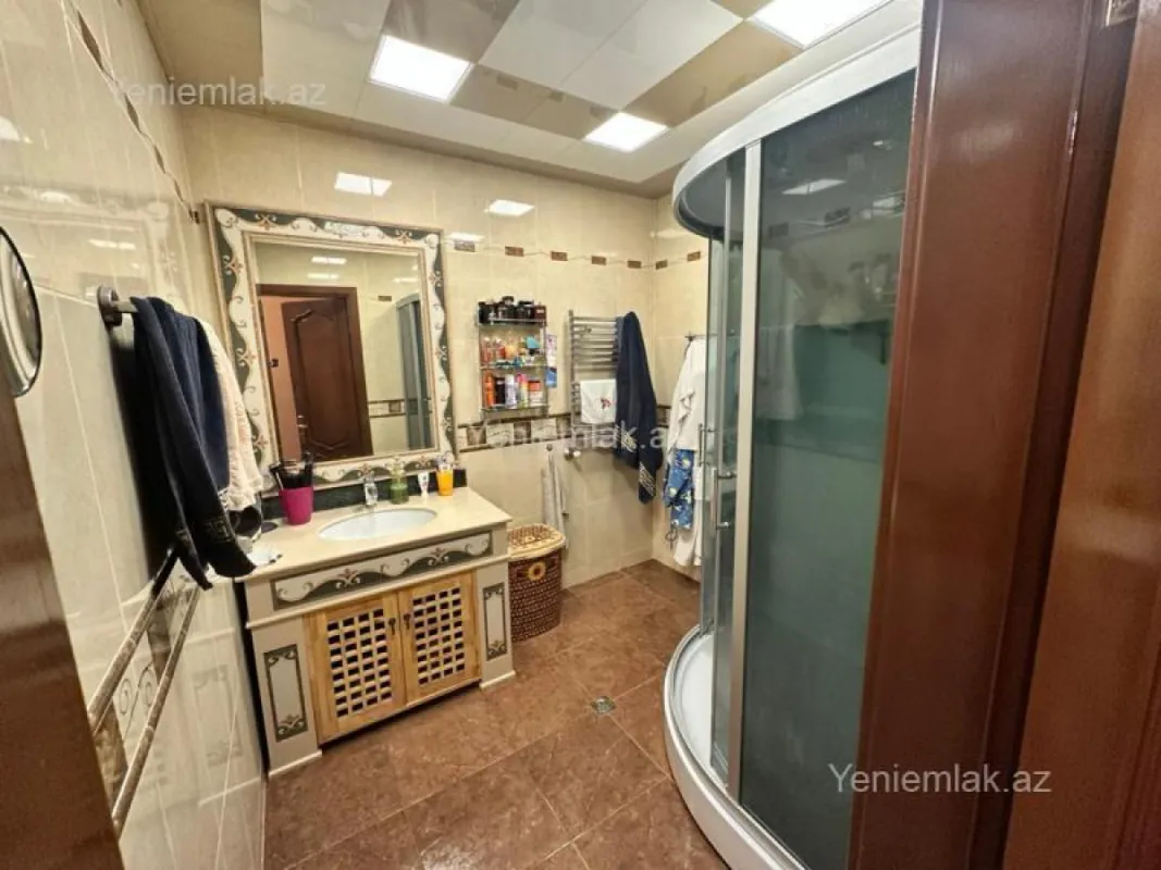 Satılır 3 otaqlı yeni tikili 128 m²