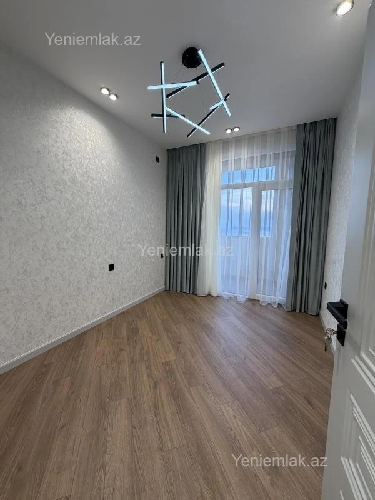 Satılır 3 otaqlı yeni tikili 80 m²