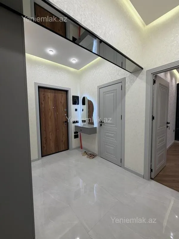 Satılır 3 otaqlı yeni tikili 80 m²