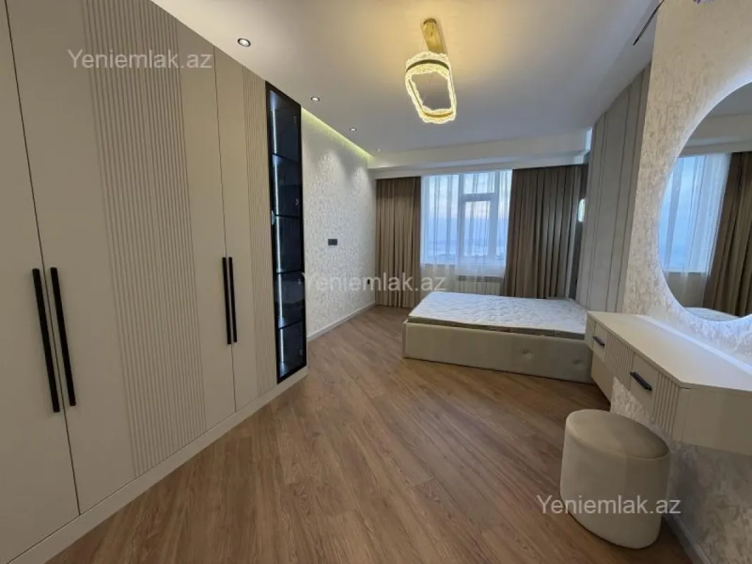 Satılır 3 otaqlı yeni tikili 80 m²