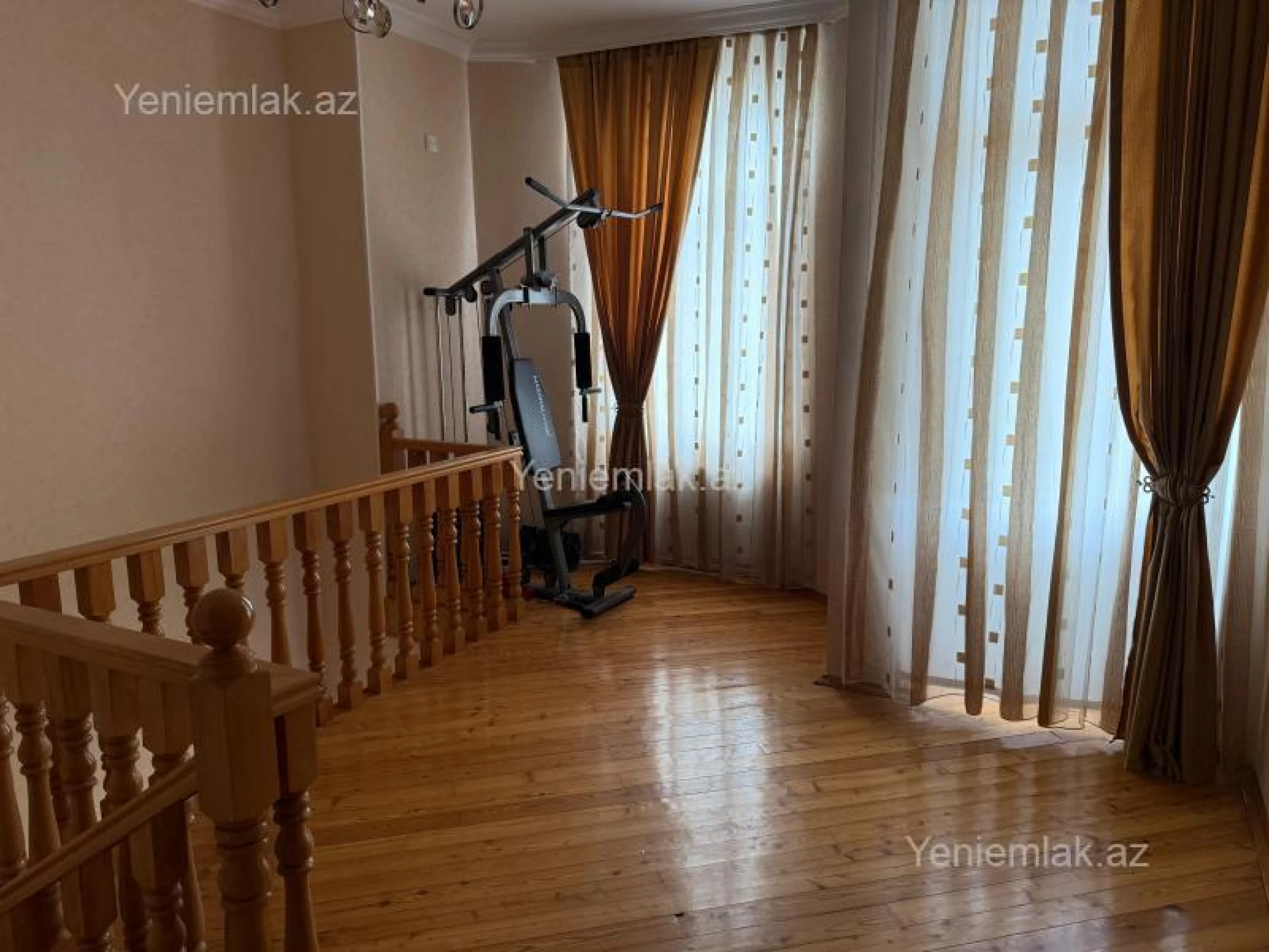 Satılır 6 otaqlı həyət evi 220 m²