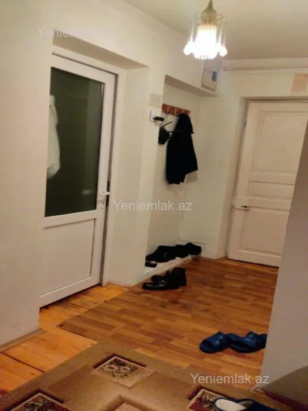 Satılır 3 otaqlı köhnə tikili 75 m²