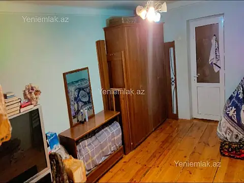 Satılır 3 otaqlı köhnə tikili 75 m²