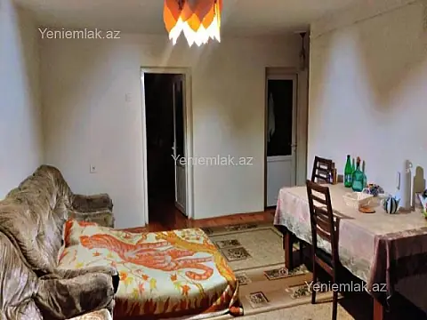 Satılır 3 otaqlı köhnə tikili 75 m²