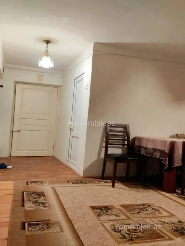 Satılır 3 otaqlı köhnə tikili 75 m²