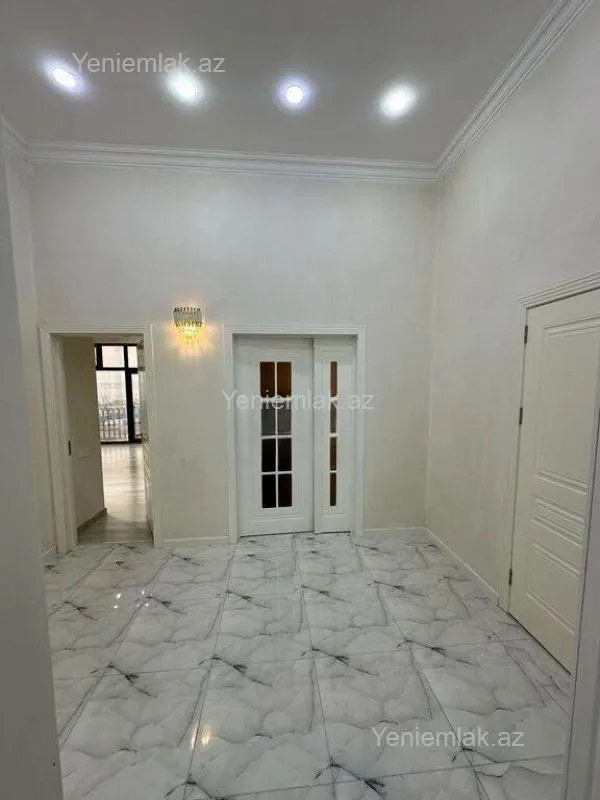 Satılır 3 otaqlı yeni tikili 140 m²