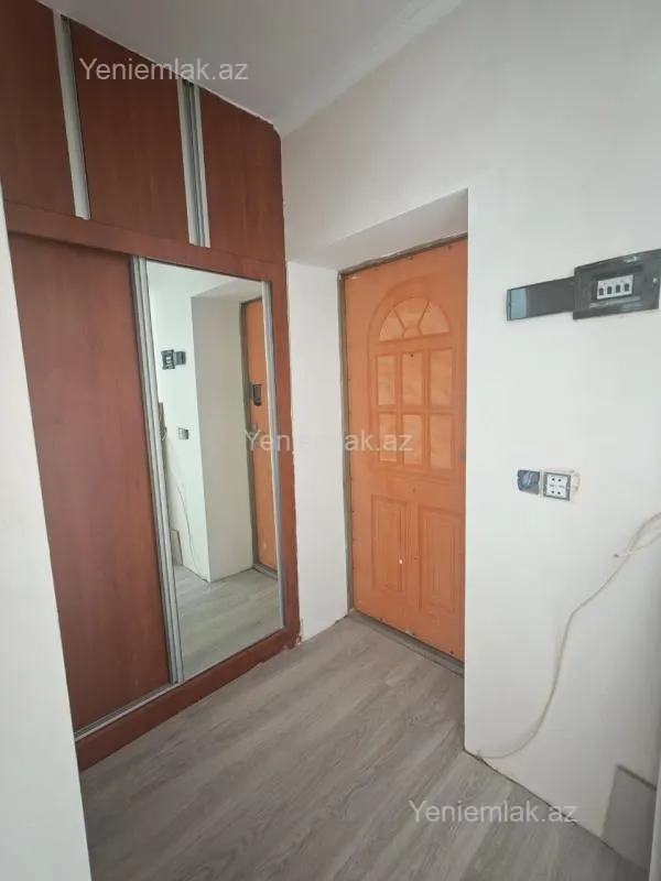 Satılır 1 otaqlı köhnə tikili 30 m²