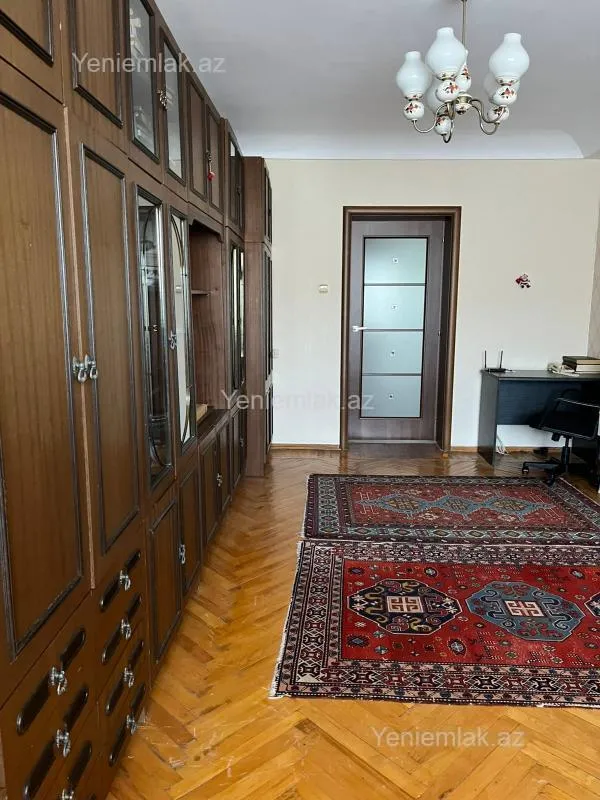 Satılır 3 otaqlı köhnə tikili 60 m²