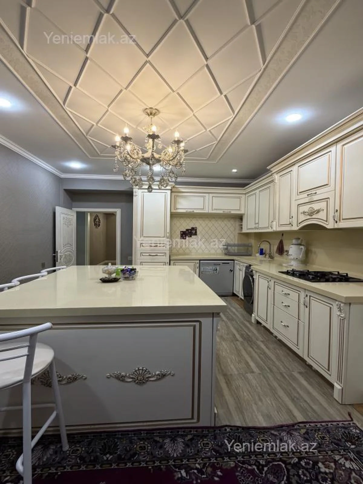 Satılır 4 otaqlı yeni tikili 120 m²