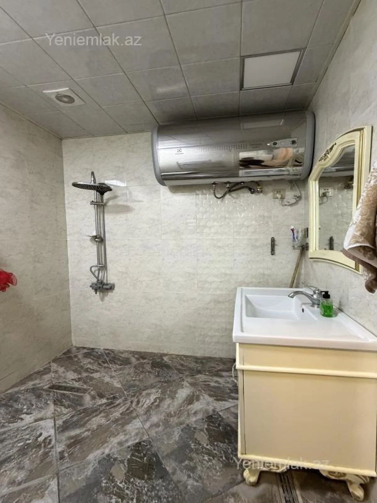Satılır 4 otaqlı yeni tikili 120 m²