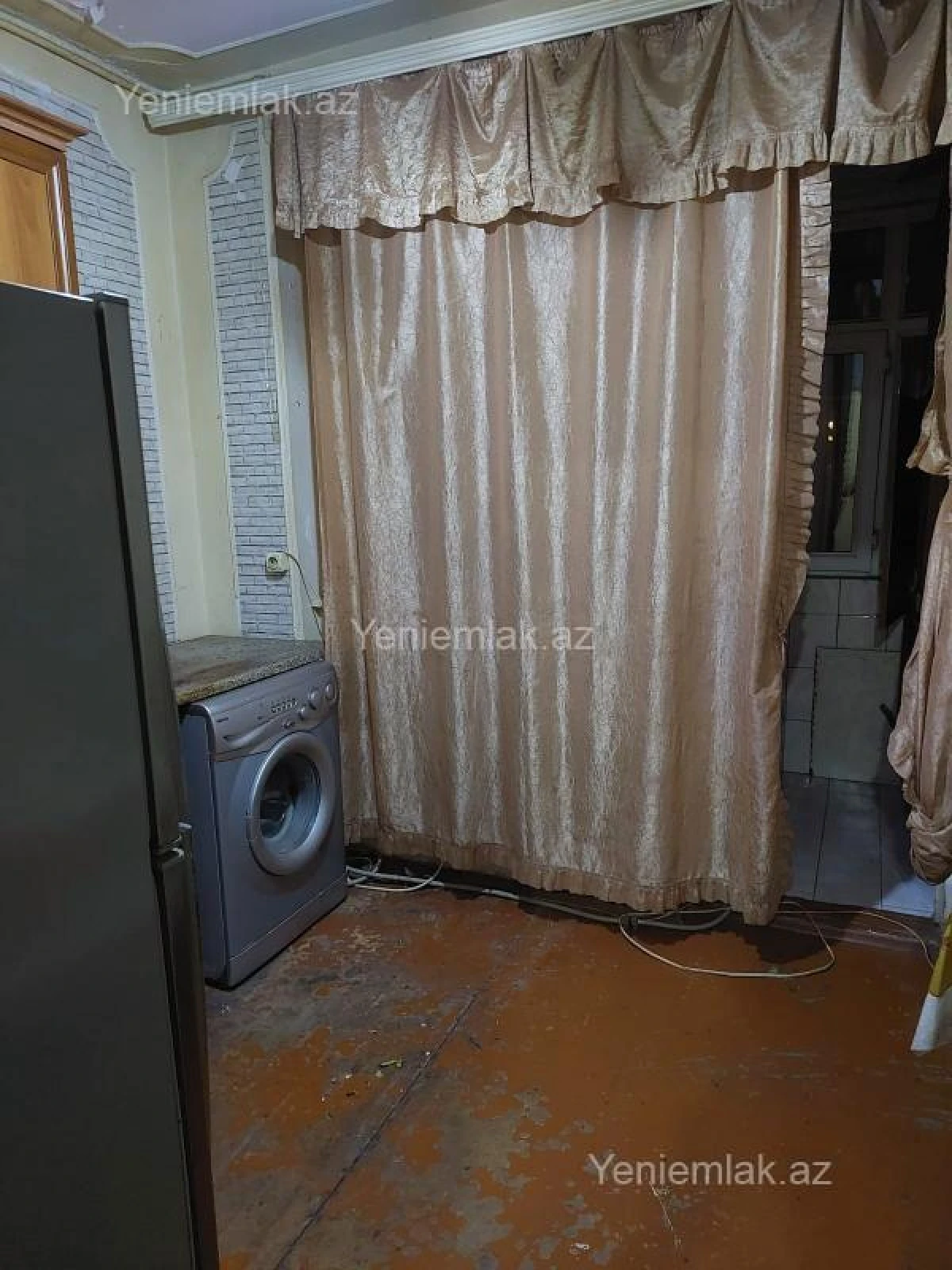 Satılır 2 otaqlı köhnə tikili 60 m²