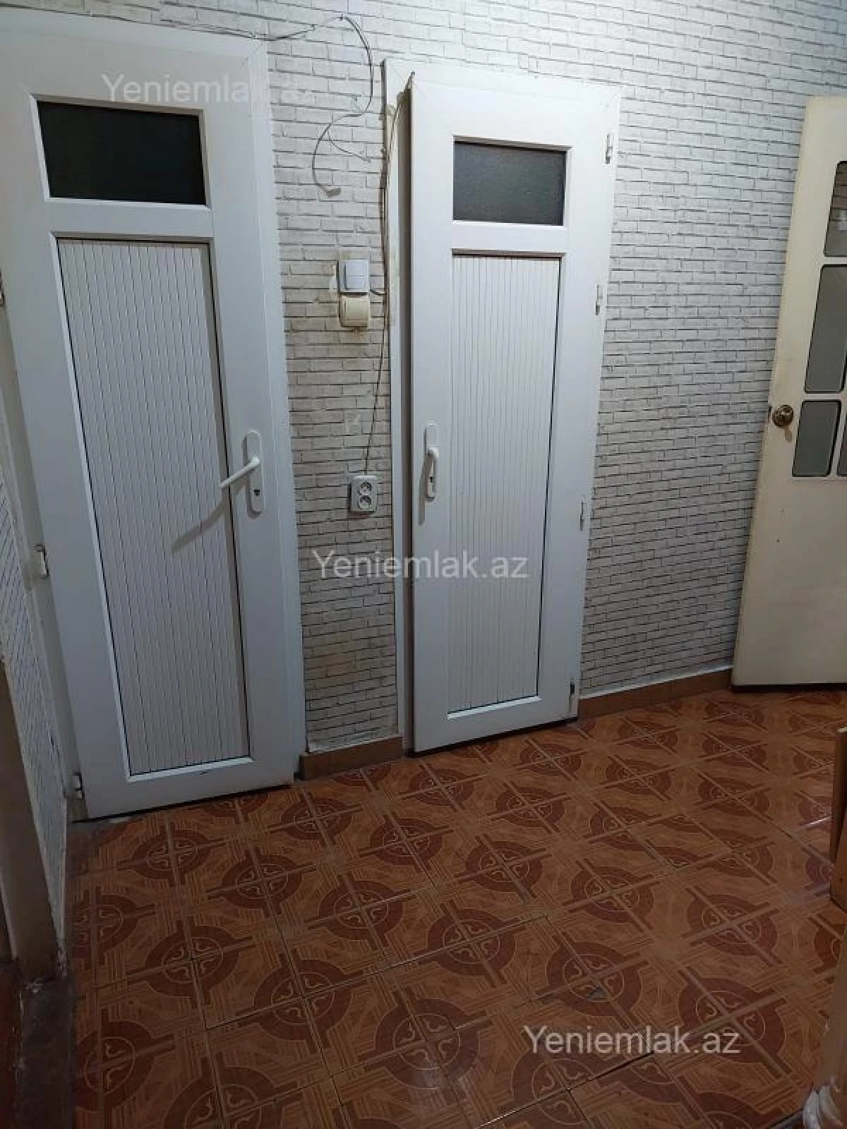Satılır 2 otaqlı köhnə tikili 60 m²