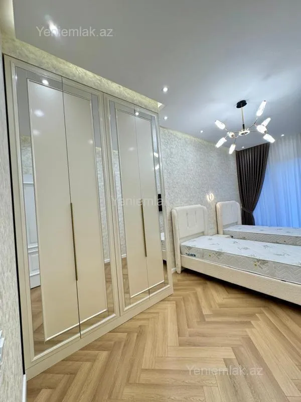 Satılır 3 otaqlı yeni tikili 110 m²