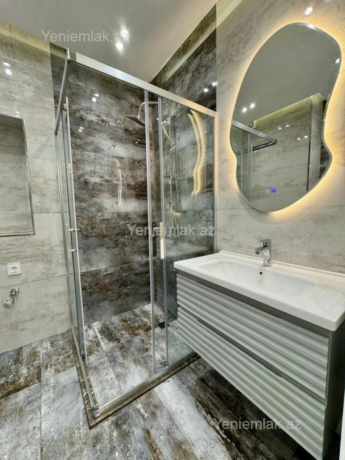 Satılır 3 otaqlı yeni tikili 110 m²