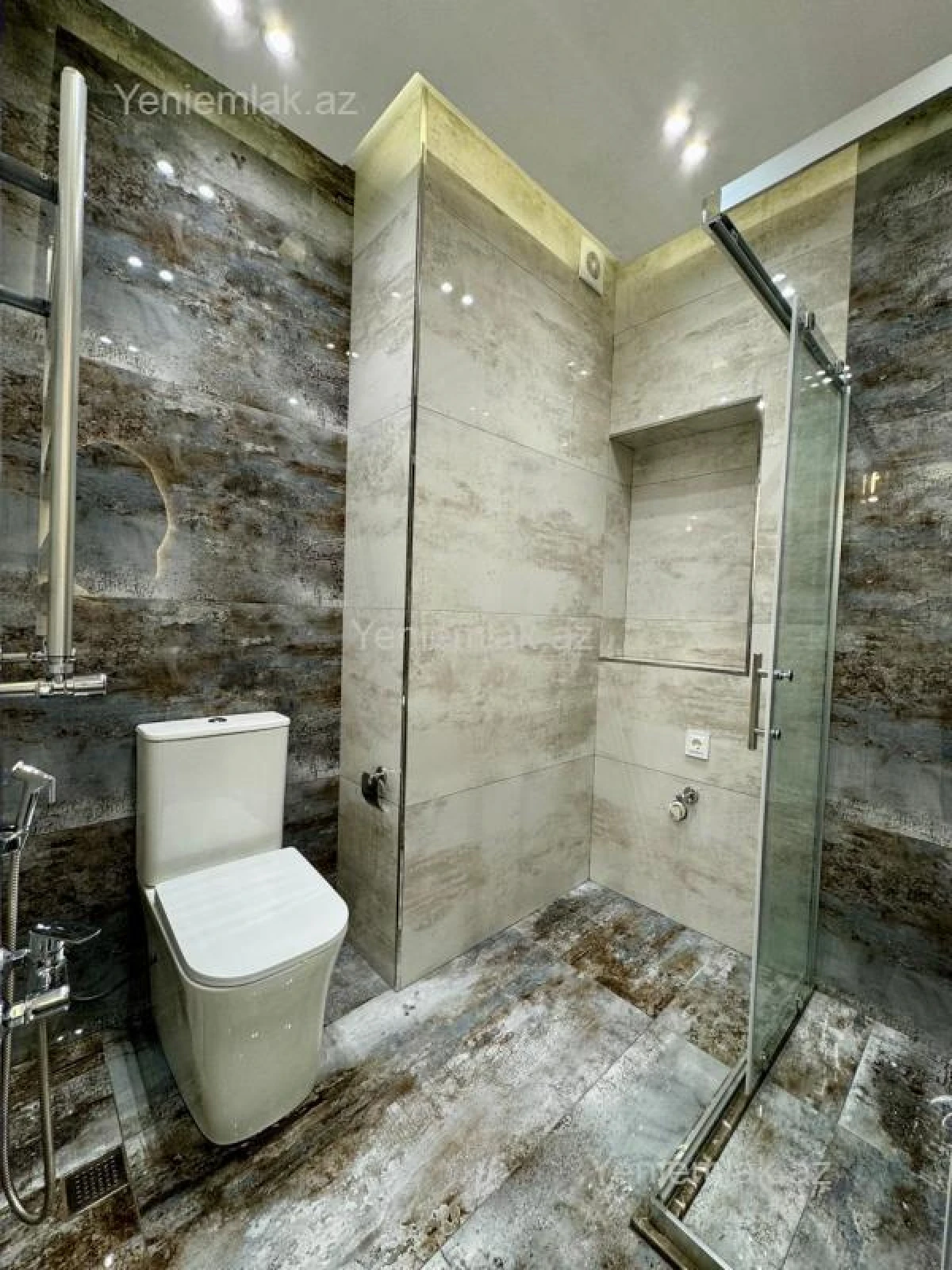 Satılır 3 otaqlı yeni tikili 110 m²