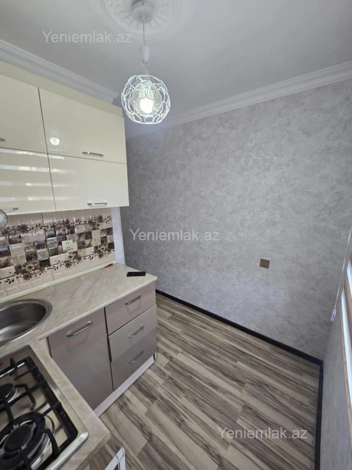 Satılır 2 otaqlı köhnə tikili 50 m²