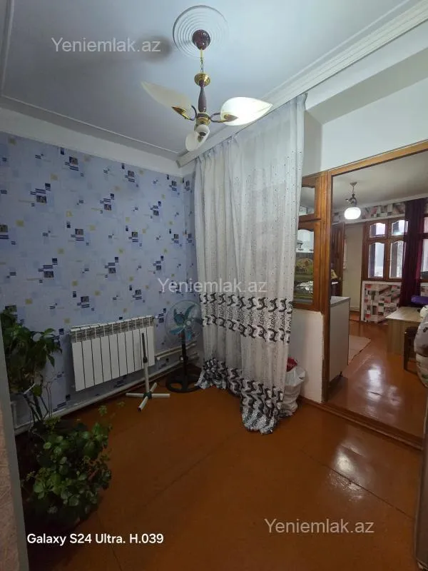 Satılır 1 otaqlı köhnə tikili 60 m²