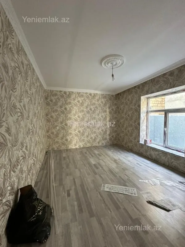 Satılır 5 otaqlı həyət evi 180 m²