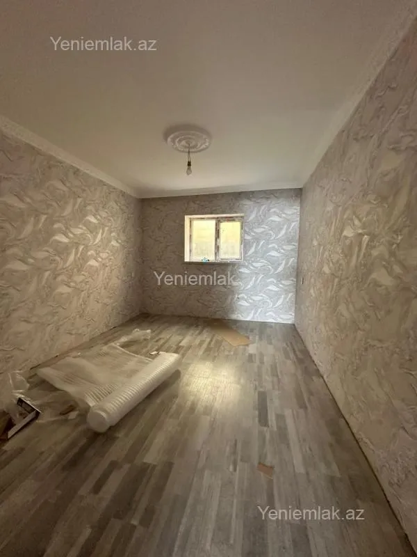 Satılır 5 otaqlı həyət evi 180 m²