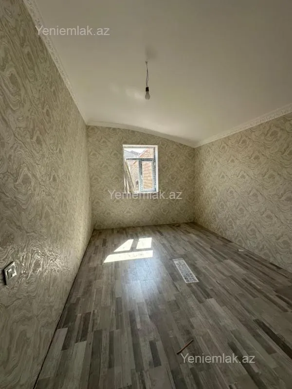 Satılır 5 otaqlı həyət evi 180 m²