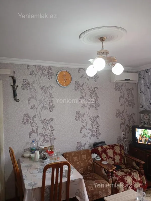 Satılır 2 otaqlı köhnə tikili 42 m²